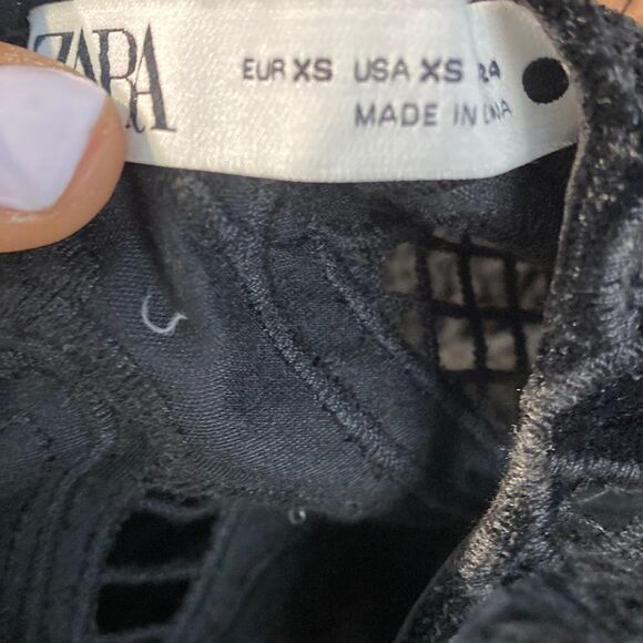 NWOT ZARA EMBROIDERED VELVET BLOUSE SZ XS - Picture 4 of 7